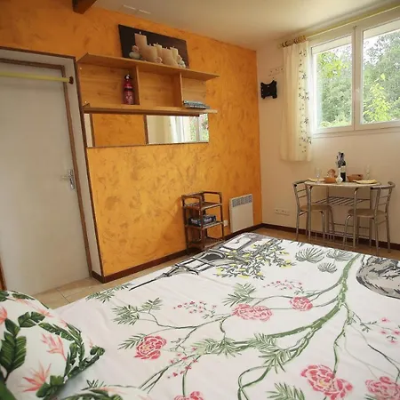 Launie Lea Apartamento Eyzerac
